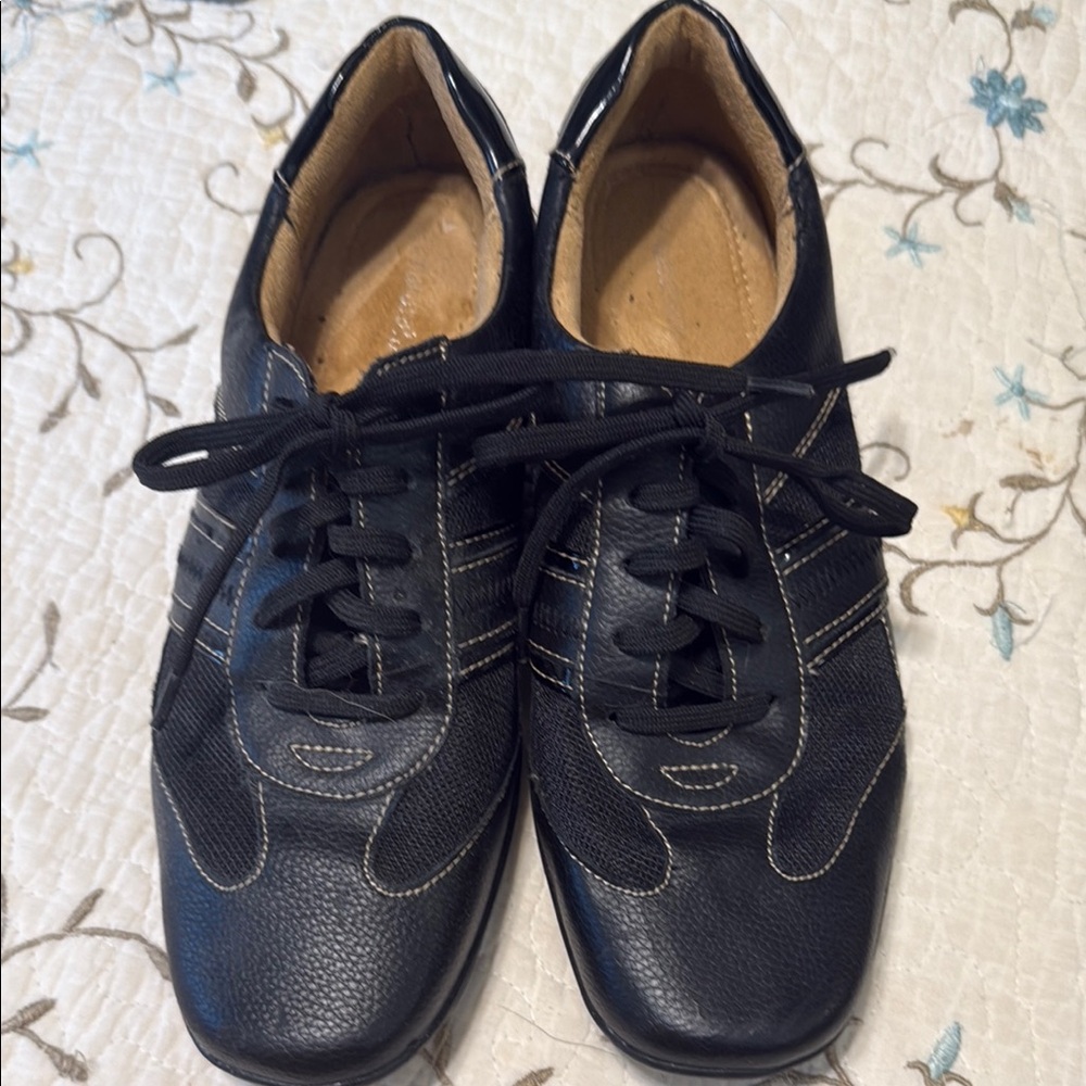 Naturalizer Black Sneakers Classic Lace-Up